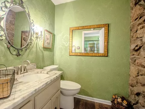 Bath - 1620 Brookview, Benton, AR 72015 photo 1 of 5