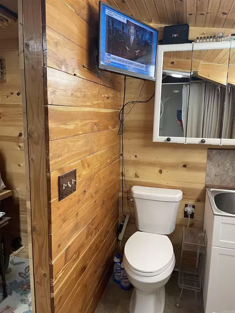 Bath - 672 Nimmo Rd, Searcy, AR 72143 photo 1 of 4