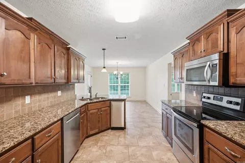 Kitchen - 6 Cedar Knolls Loop, Greenbrier, AR 72058 photo 1 of 2