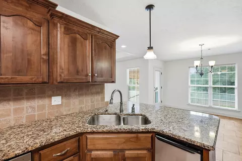 Kitchen - 6 Cedar Knolls Loop, Greenbrier, AR 72058 photo 2 of 2