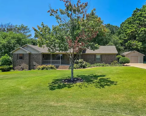 901 Oriole Dr, Jonesboro, AR 72405