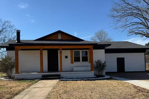 519 N 7th St, Nashville, AR 71852