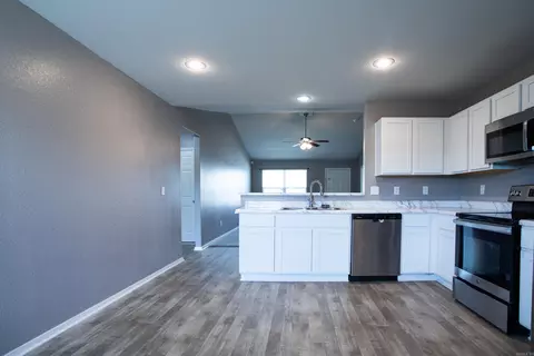 Entry Way - 30 Summer Breeze Rd, Conway, AR 72032 photo 1 of 2