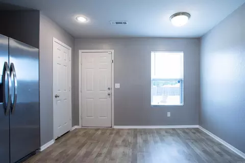 Entry Way - 30 Summer Breeze Rd, Conway, AR 72032 photo 2 of 2