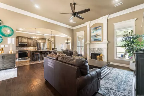 Living - 3211 Robbins Dr, Bryant, AR 72022 photo 2 of 3