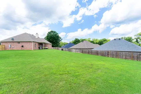 Exterior - 3211 Robbins Dr, Bryant, AR 72022 photo 4 of 8