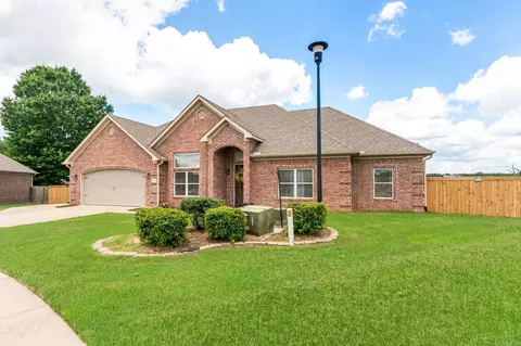 Exterior - 3211 Robbins Dr, Bryant, AR 72022 photo 6 of 8