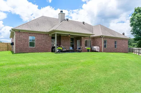 Exterior - 3211 Robbins Dr, Bryant, AR 72022 photo 2 of 8