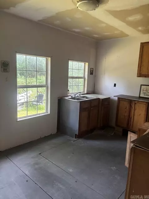 Kitchen - 107 S South Cir, Plainview, AR 72857 photo 3 of 3