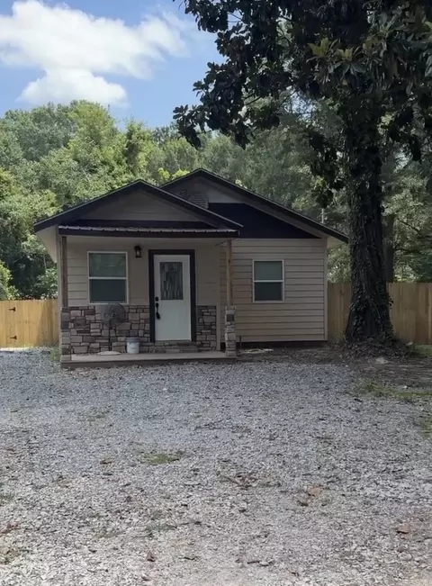 210 Hamilton St, Judsonia, AR 72081