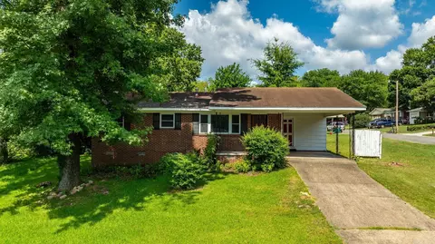 15 Village Ct, Little Rock, AR 72209