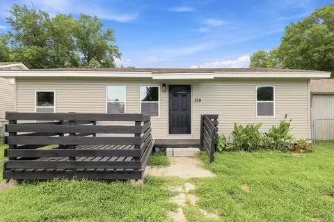 219 2nd St, North Little Rock, AR 72117