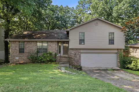 12601 Pleasant Forest Dr, Little Rock, AR 72212