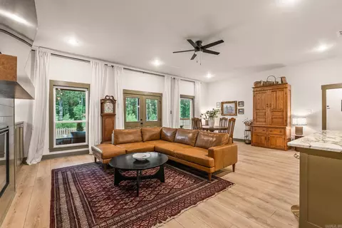 Living - 202 Michelle Dr, Beebe, AR 72012 photo 1 of 3