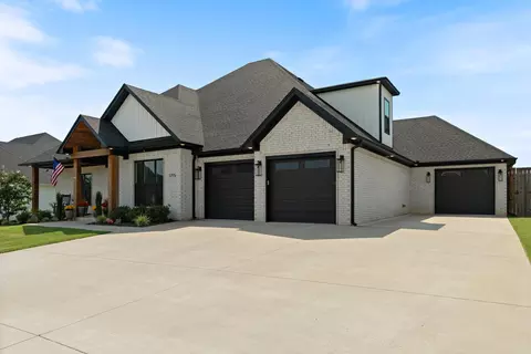 Exterior - 1715 Lainey Dr, Conway, AR 72034 photo 6 of 7