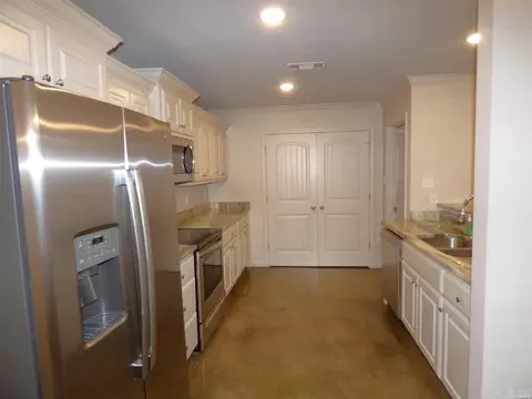 Kitchen - 105 Kapalua Cv, Haskell, AR 72015 photo 3 of 6
