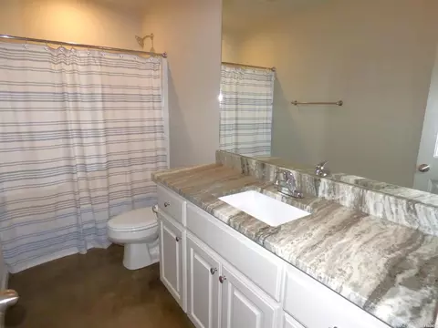 Bath - 105 Kapalua Cv, Haskell, AR 72015 photo 2 of 2