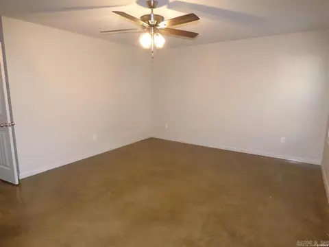Living - 105 Kapalua Cv, Haskell, AR 72015 photo 6 of 6