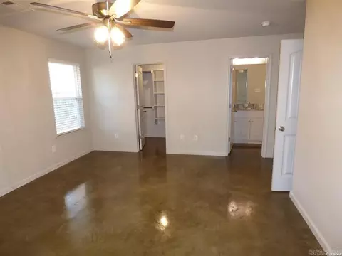 Bedroom - 105 Kapalua Cv, Haskell, AR 72015 photo 2 of 5