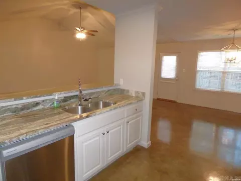 Kitchen - 105 Kapalua Cv, Haskell, AR 72015 photo 6 of 6