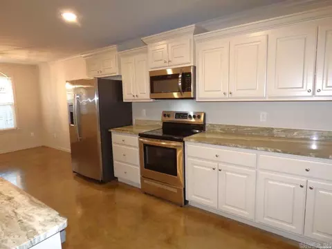 Kitchen - 105 Kapalua Cv, Haskell, AR 72015 photo 4 of 6