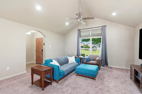 1325 Bobali Gdns, Conway, AR 72034 photo 4