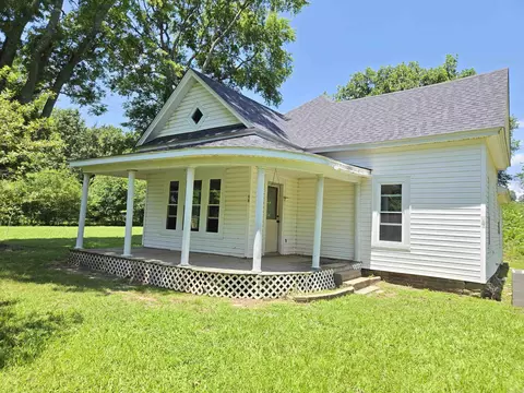188 W Commercial St, Ratcliff, AR 72951
