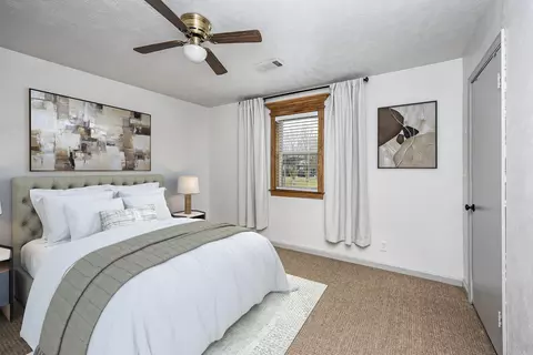 Bedroom - 14112 John Branch Rd, Scott, AR 72142 photo 3 of 7
