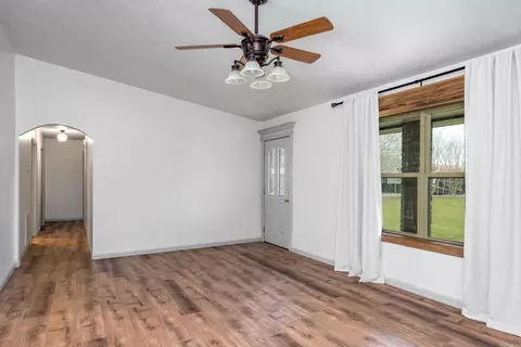 Living - 14112 John Branch Rd, Scott, AR 72142 photo 5 of 6