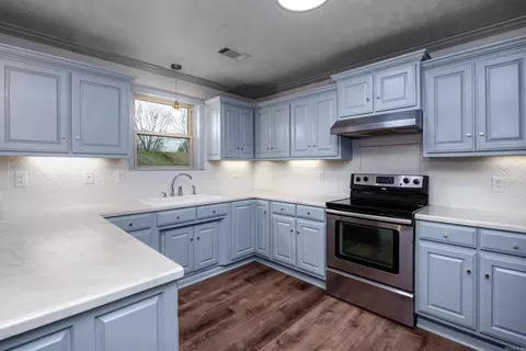 Kitchen - 14112 John Branch Rd, Scott, AR 72142 photo 2 of 6