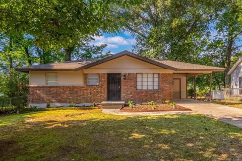 35 Clifton Dr, Little Rock, AR 72209