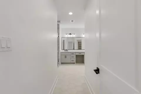 Entry Way - 1165 Duke Dr, Bauxite, AR 72011 photo 2 of 2