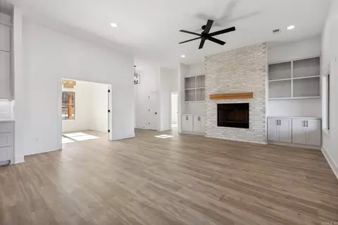 Living - 1165 Duke Dr, Bauxite, AR 72011 photo 2 of 5