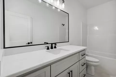Bath - 1165 Duke Dr, Bauxite, AR 72011 photo 3 of 3