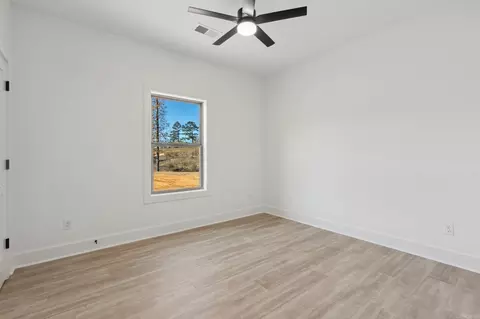 Bedroom - 1165 Duke Dr, Bauxite, AR 72011 photo 3 of 5
