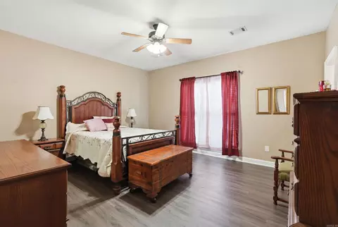 Bedroom - 28 Oak Tree Cir, Conway, AR 72032 photo 1 of 5