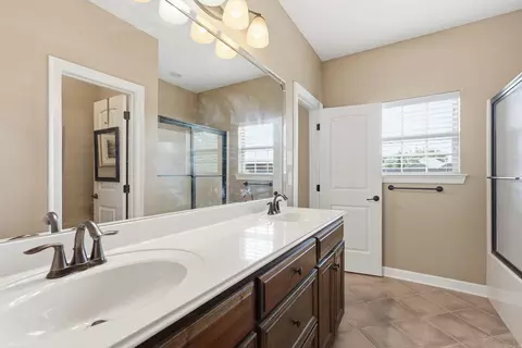 Bath - 28 Oak Tree Cir, Conway, AR 72032 photo 4 of 4