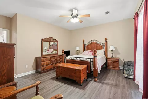 Bedroom - 28 Oak Tree Cir, Conway, AR 72032 photo 2 of 5
