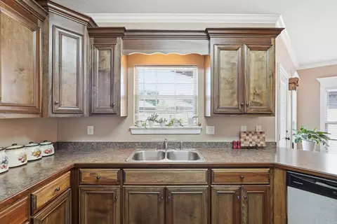 Kitchen - 28 Oak Tree Cir, Conway, AR 72032 photo 3 of 5