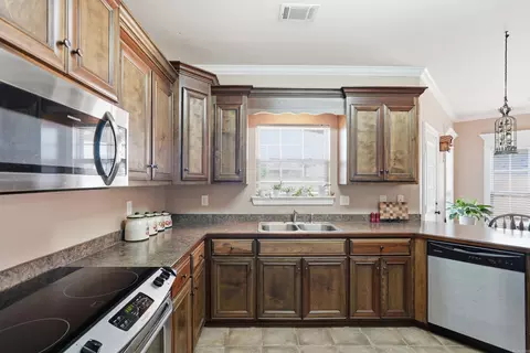 Kitchen - 28 Oak Tree Cir, Conway, AR 72032 photo 2 of 5