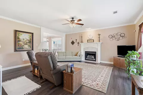 Living - 28 Oak Tree Cir, Conway, AR 72032 photo 1 of 3