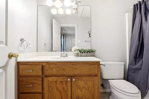 Bath - 1126 Oakview Cv, Benton, AR 72015 photo 2 of 4