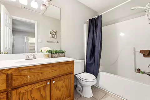 Bath - 1126 Oakview Cv, Benton, AR 72015 photo 1 of 4