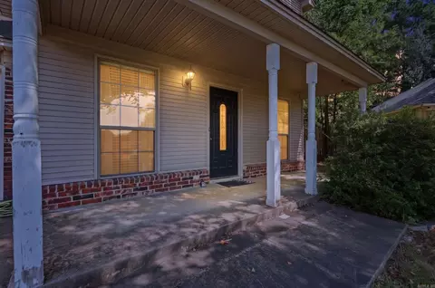 Exterior - 1126 Oakview Cv, Benton, AR 72015 photo 3 of 4