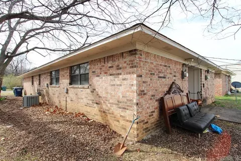 Exterior - 544-550 Oliver St, Conway, AR 72034 photo 12 of 14