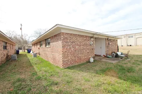 Exterior - 544-550 Oliver St, Conway, AR 72034 photo 3 of 14