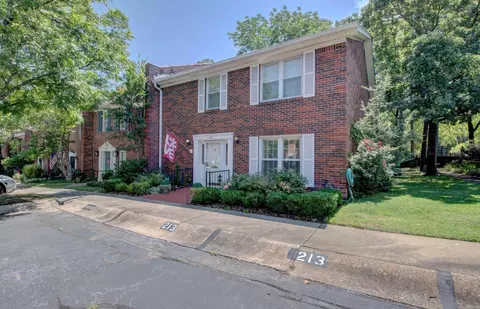 213 Cambridge Place Dr, Little Rock, AR 72227