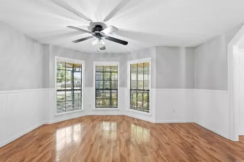 Living - 867 Heather, Conway, AR 72034 photo 5 of 6