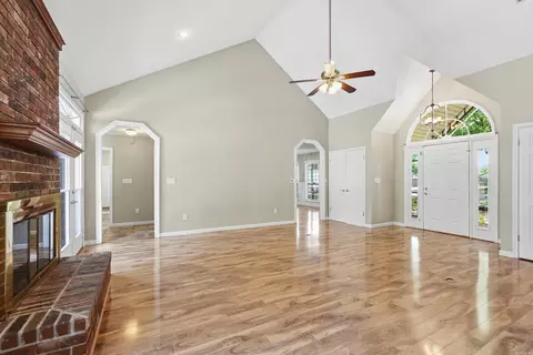 Living - 867 Heather, Conway, AR 72034 photo 3 of 6