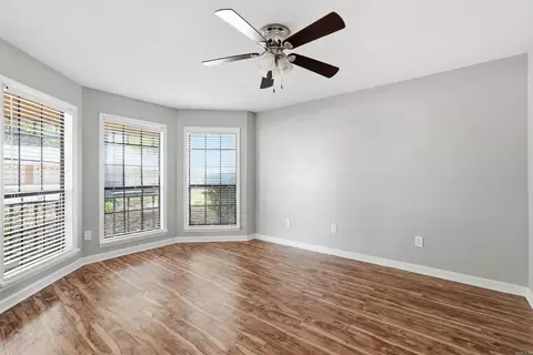 Living - 867 Heather, Conway, AR 72034 photo 6 of 6